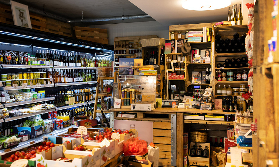Dépanneur Bien Situé Exploité Par Le Propriétaire Avec Immeuble À Vendre 1