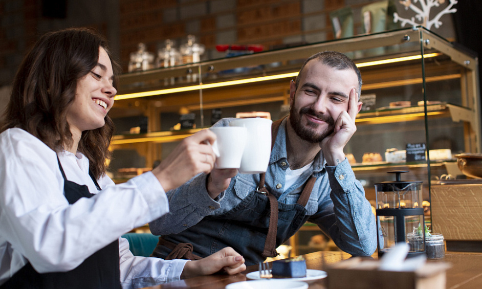 Café Établi Et Prospère À Un Emplacement D'Angle De Premier Choix À Vendre 1 Café Établi Et Prospère À Un Emplacement D'Angle De Premier Choix À Vendre 1