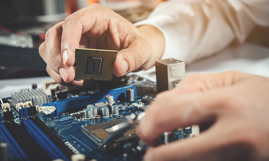 15+ Ans Établi Fournisseur D'Équipements Informatiques & De Services À Vendre 1