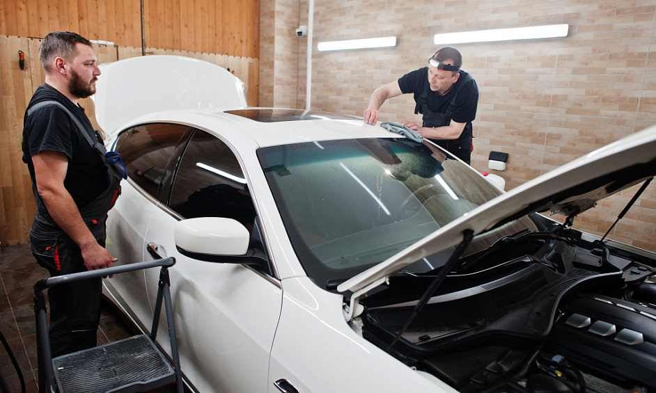 Entreprise de Réparation de Vitrages Automobiles à Winnipeg avec Propriété à Vendre 1
