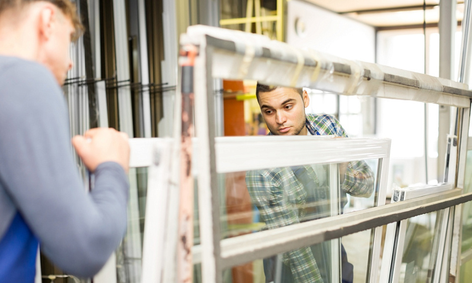 Fabricant De Fenêtres Et De Garde-Corps Dans La GTA : Propriétaire Prenant Sa Retraite À Vendre 1