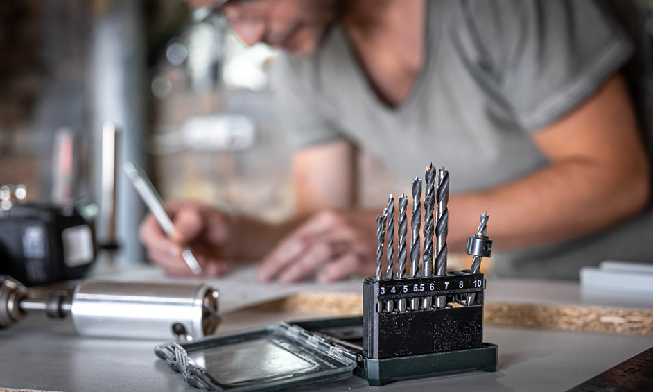 Atelier De Précision D'Outillage Et De Matrices À Vendre 1