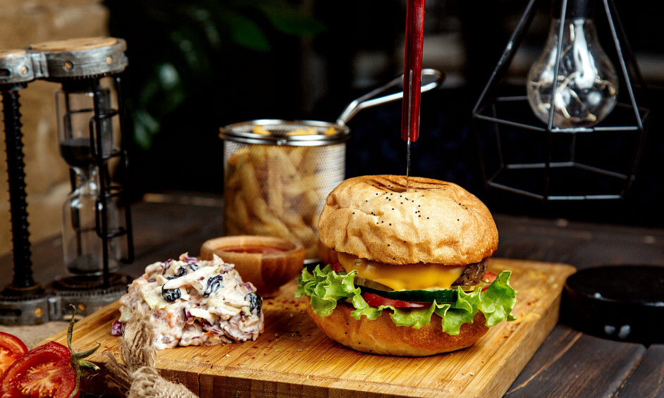 Une Marque De Burgers Légendaire À Whitehorse À Vendre 1
