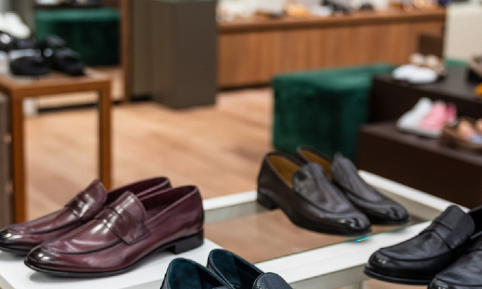 Distributeur De Chaussures Établi Avec Des Marques Propriétaires Et Un Réseau De Vente Au Détail De Longue Date À Vendre 1