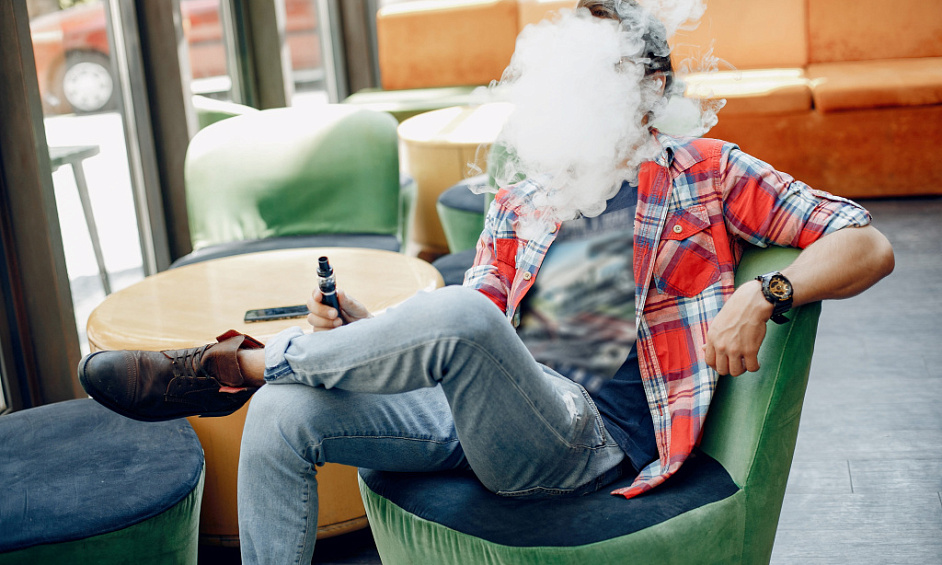 Local Commercial Rentable De Vape À Kelowna À Vendre 1