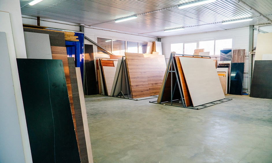 Détaillant Établi De Revêtements De Sol À Fortes Marges À Vendre 1