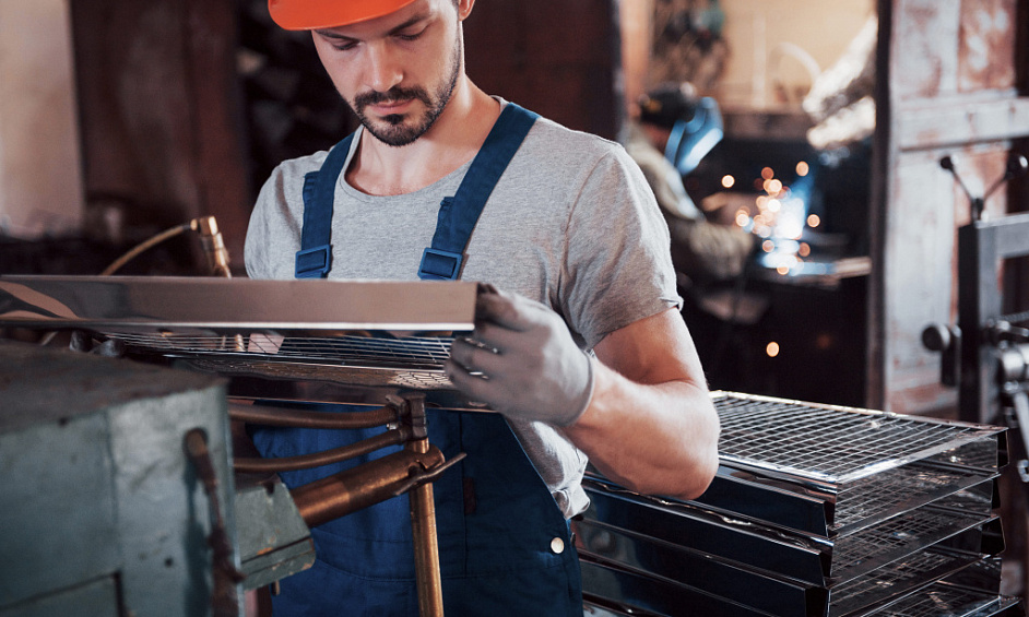 Concessionnaire D'Équipements Industriels Pour Le Travail Des Métaux À Vendre 1